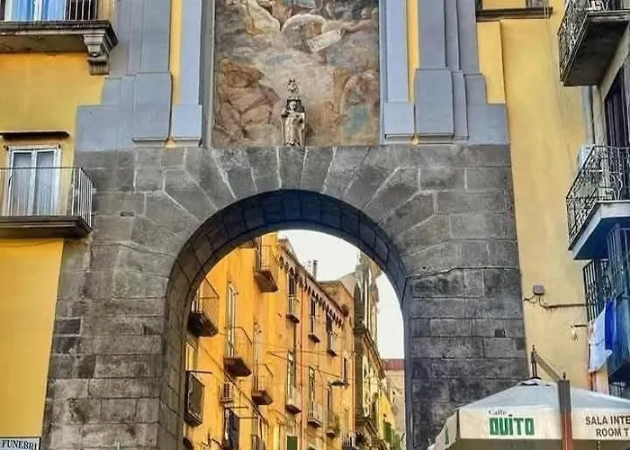 Centro Storico Un Passo Da San Gennaro *
