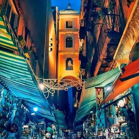 Centro Storico Un Passo Da San Gennaro *