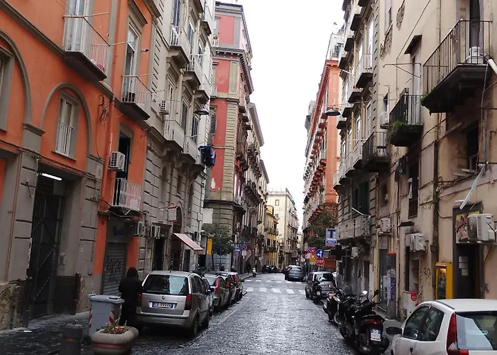 Centro Storico Un Passo Da San Gennaro